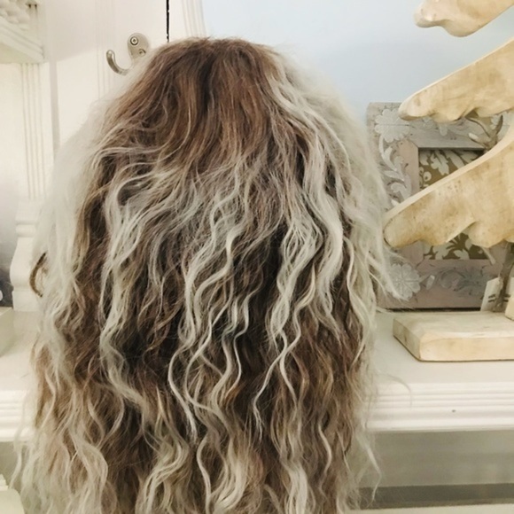 Silver white and brown wig‎ - Picture 6 of 7